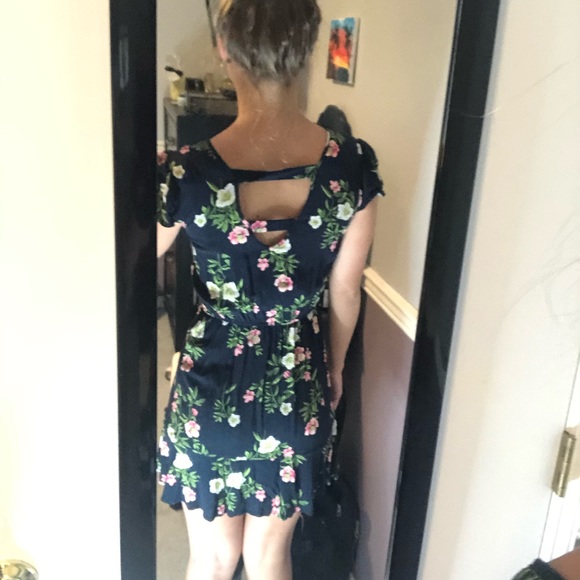 Floral dress :) - Picture 4 of 5